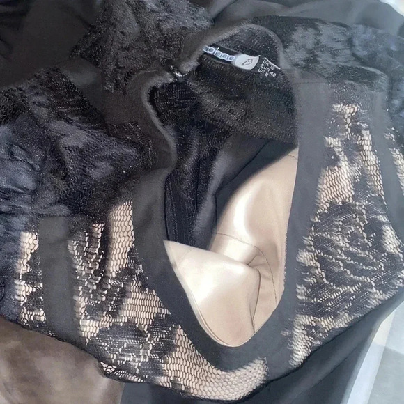 Boohoo  lace top cap sleeves jumpsuit Sz 8 - Picture 9 of 14